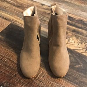 BRAND NEW ankle boots with heel.